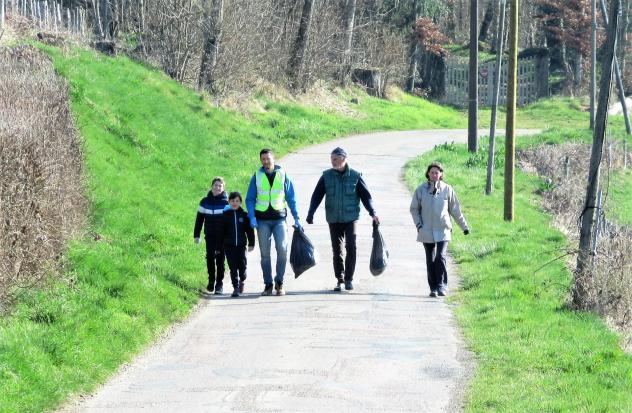 équipe de ramassage des déchets